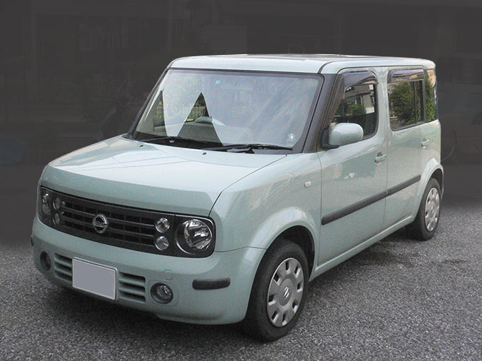 緑キューブ斜め前