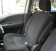 セレナ運転席